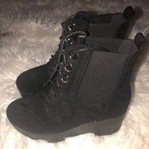 💕 BESTON LACE WEDGE BOOTS 💕